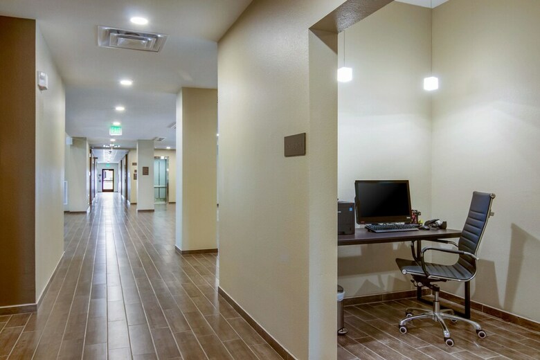 Hotel Comfort Suites