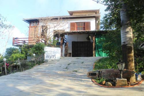 Hostal Apa Suites Guest House