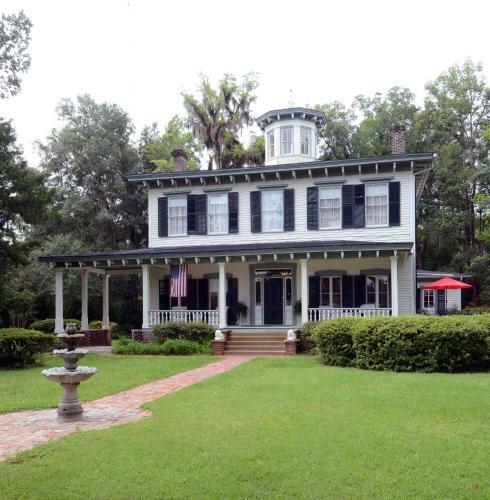 Bed & Breakfast 1872 John Denham House B And B Inn