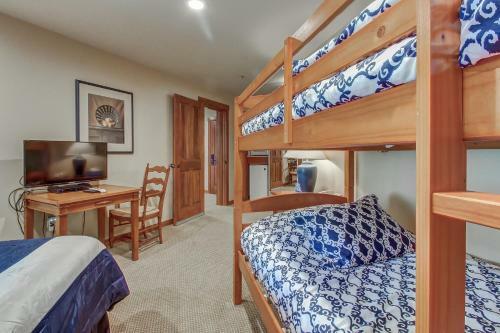 Powderhorn Lodge 419: Spearmint Suite