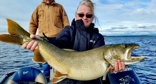 Lake Louise Lodge, Alaska