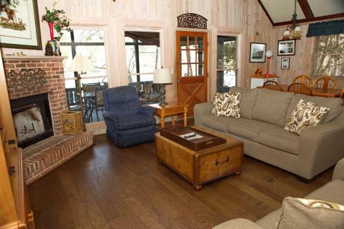 Pine Mountain Club Chalets