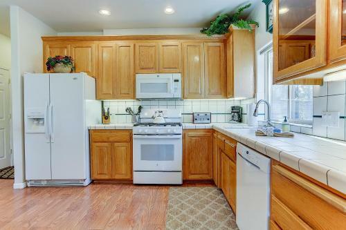 2 Dixie Mt-ac-hot Tub-4br/3ba
