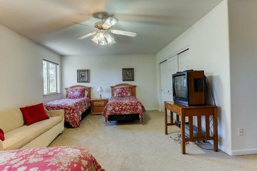 2 Dixie Mt-ac-hot Tub-4br/3ba