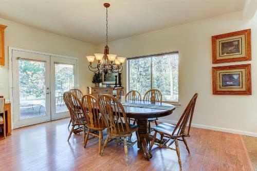 2 Dixie Mt-ac-hot Tub-4br/3ba