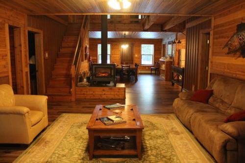 Sugar Loaf Lodge & Cabins