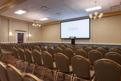 Hotel Rit Inn & Conference Center