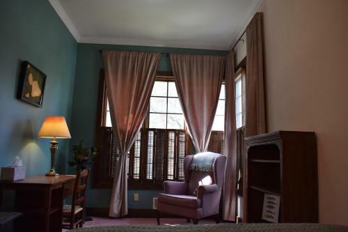 Bed & Breakfast Knapp's Creek Trout Lodge