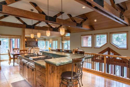 Mountain Lodge Holiday Home 163