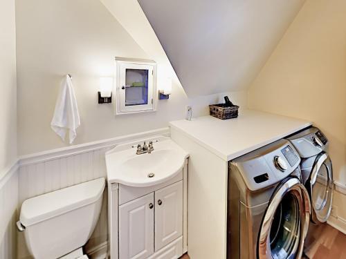 315 W Crockett St Home