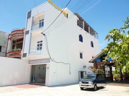 Ph� T�i Center Hotel