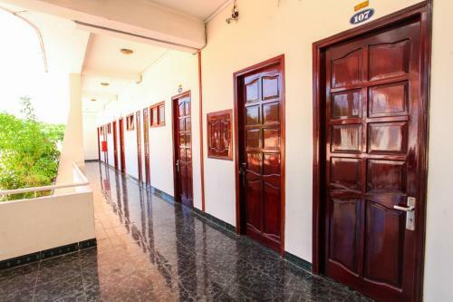Hotel Kh�ch S?n Ninh Thu?n