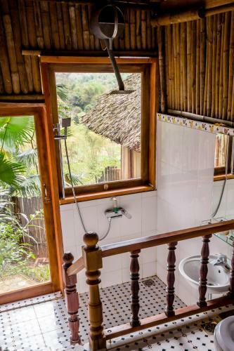 Lodge Mai Chau Palm House