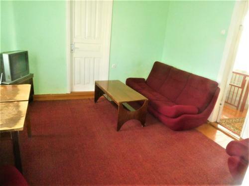 Hostal Guesthouse On Adleiba 77