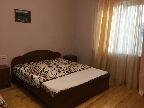 Hostal Guest House On Shakirbay 11