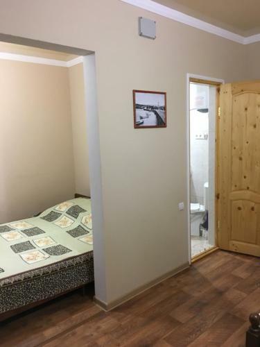 Hostal Guest House On Shakirbay 11