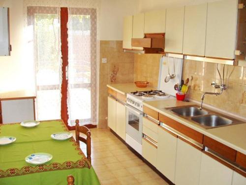 Apartments With A Parking Space Betina, Murter - 11322