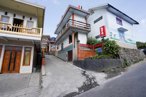 Hostal Oyo 1048 Rahayu Bromo Hotel