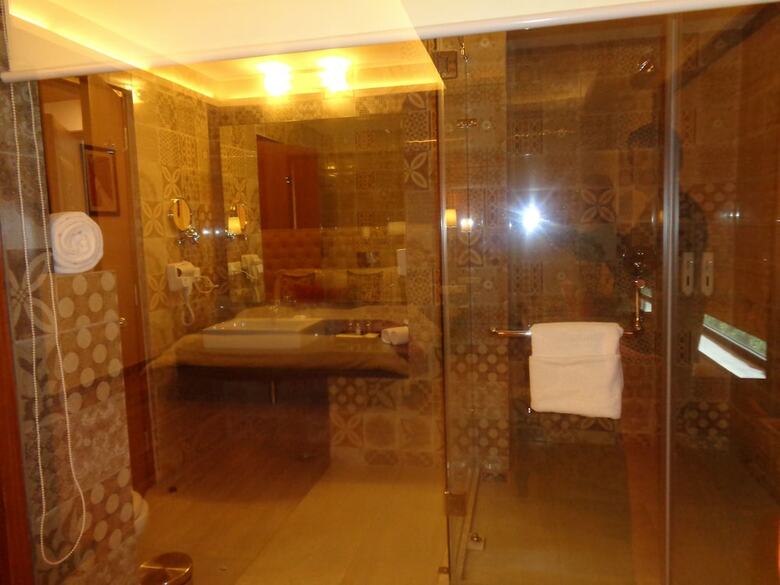 Hotel Rs Sarovar Portico