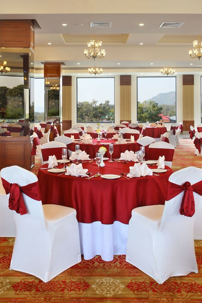 Hotel Rs Sarovar Portico