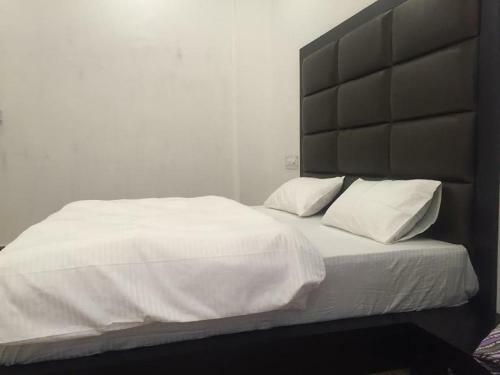 Hotel Kanha & Family Restaurent