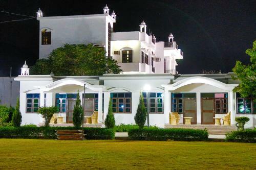 Hotel Gulmohar Sariska Resort
