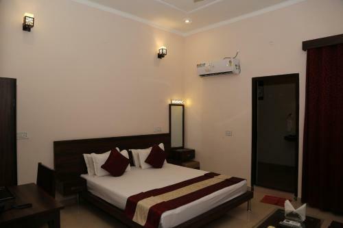 Hotel Gulmohar Sariska Resort