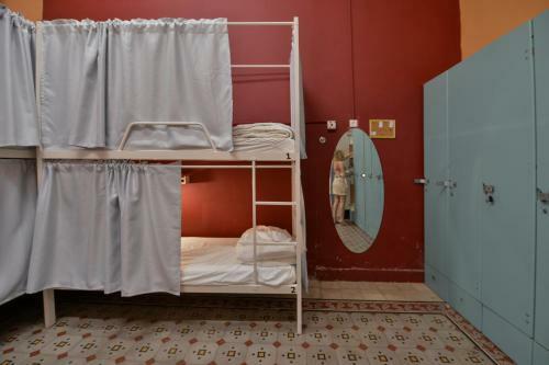 Roger�s Hostel Tel Aviv (Age 18-45)