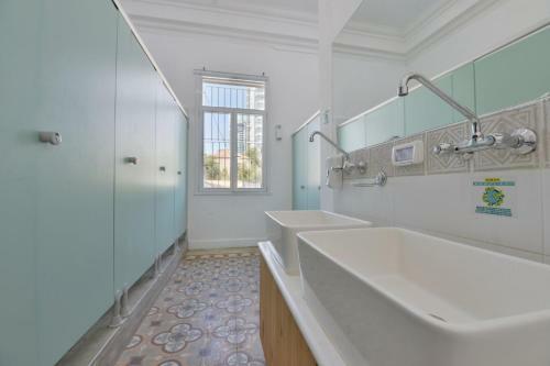 Roger�s Hostel Tel Aviv (Age 18-45)