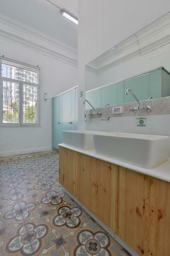Roger�s Hostel Tel Aviv (Age 18-45)