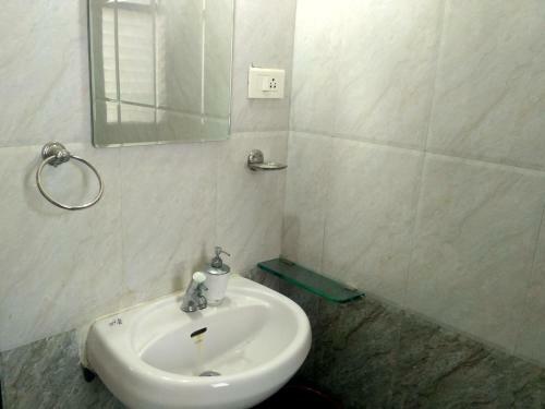 Easystayy Service Apartment