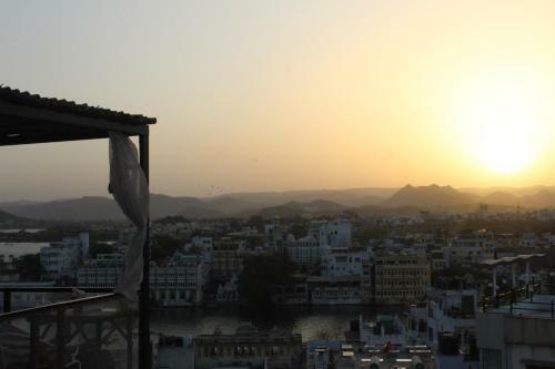 Hotel Banjara Retreat
