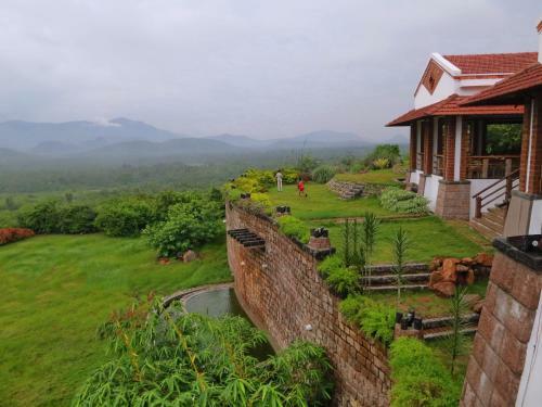 Hotel Kadambavanam Ethnic Village Resort