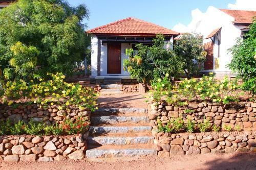 Hotel Kadambavanam Ethnic Village Resort