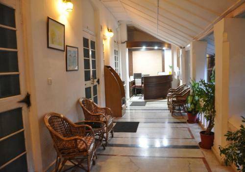 Hotel Mpt Rock End Manor, Pachmarhi