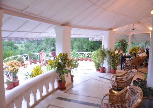 Hotel Mpt Rock End Manor, Pachmarhi