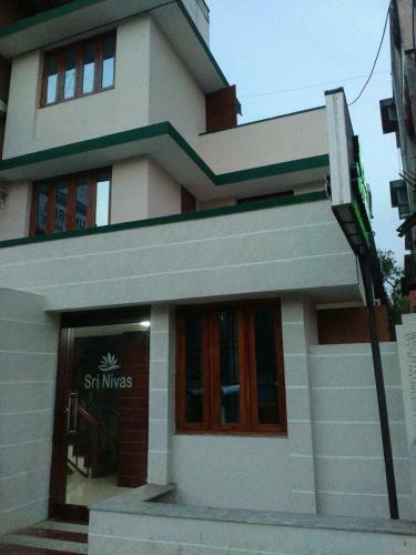 Hotel Sri Nivas Guest House