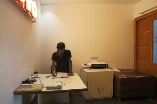 Hotel Oyo 15183 Jjk Home Stay