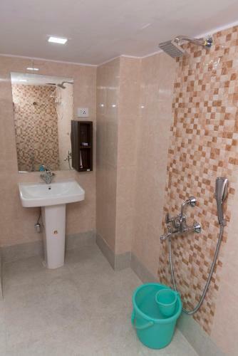 Rajhans Hotel & Resort