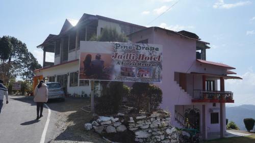 Hotel Jadli Resort