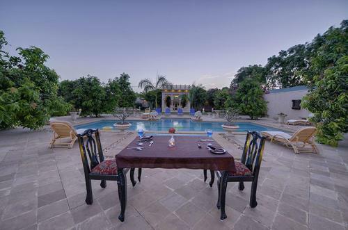 Hotel Champaner Heritage Resort