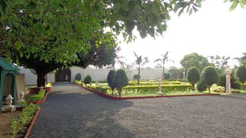 Hotel Champaner Heritage Resort