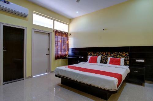 Hotel Oyo 26801 Ss Residency