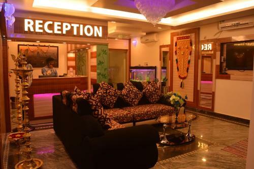 Hotel Sri Sarvesha Residency