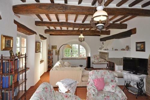 Monte San Savino Villa Sleeps 10 Pool Wifi