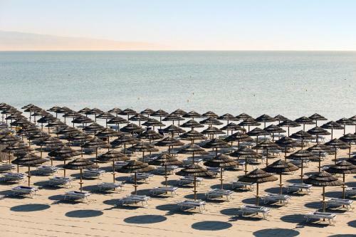 African Beach Hotel-residence
