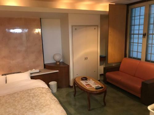 Hotel Tiffany (Adult Only)