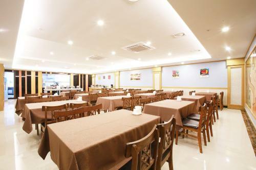 Hotel Golden Hill