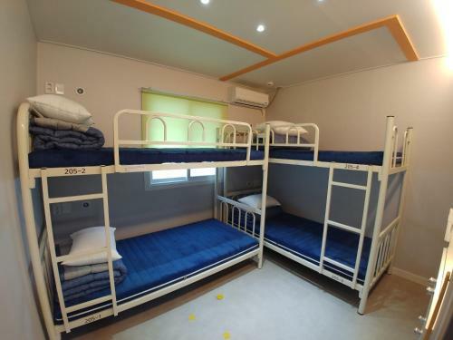 Hostal Bomgoro Guesthouse