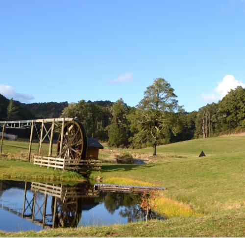 Ahaura Lodge & Waterwheel Farm